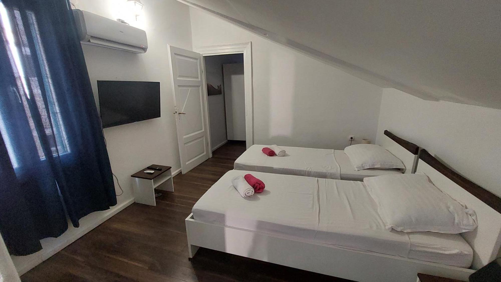 R&E Apartment Split Rum bild