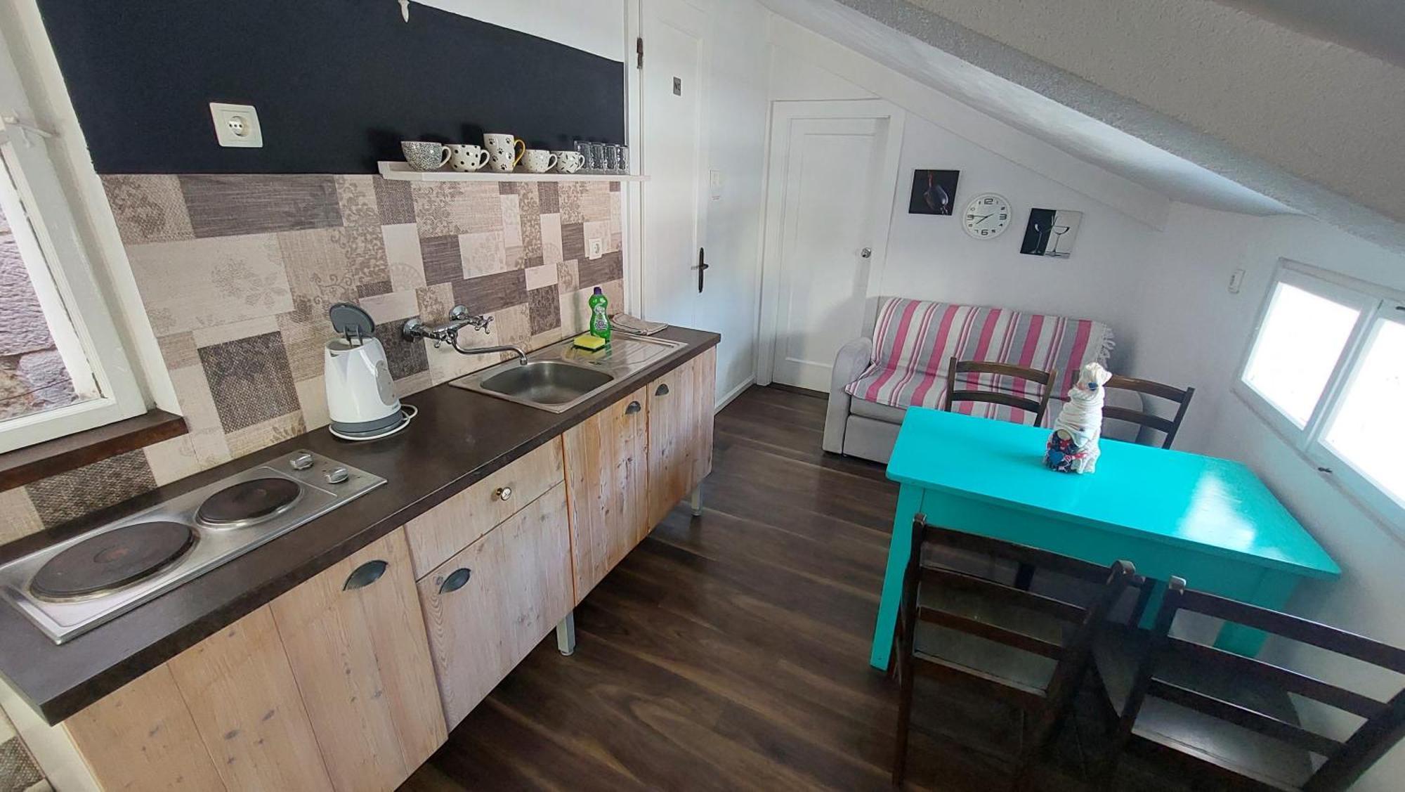 R&E Apartment Split Rum bild
